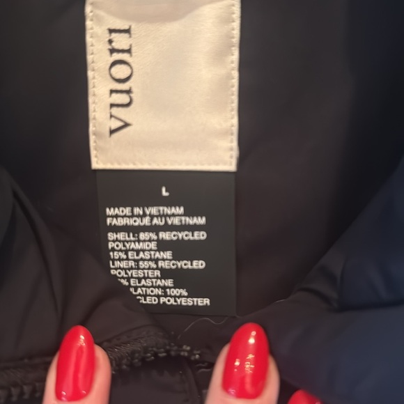 Vuori Canyon Insulated Jacket NEW - Picture 2 of 3